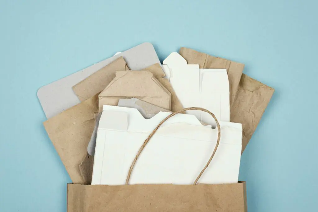 Comment réutiliser vos sacs kraft personnalisés en 5 méthodes | Butterfly Packaging